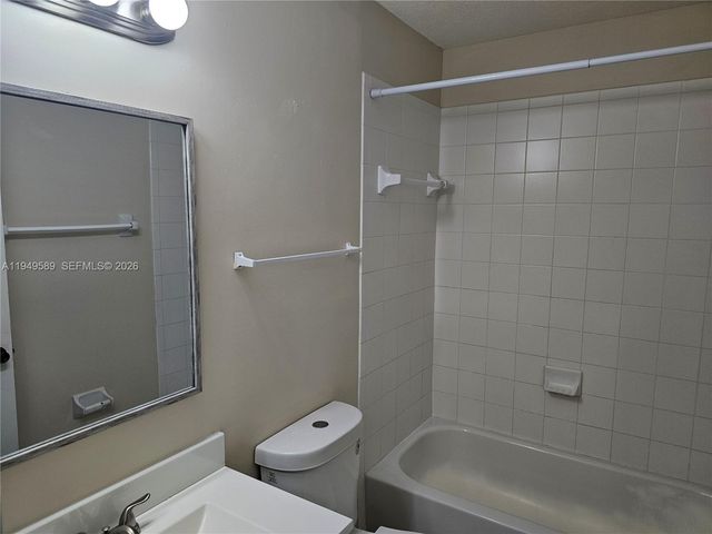 2911 SE 13th Ave 203-49, Homestead, FL 33035