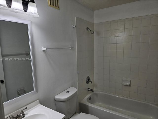 2911 SE 13th Ave 203-49, Homestead, FL 33035