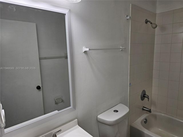 2911 SE 13th Ave 203-49, Homestead, FL 33035