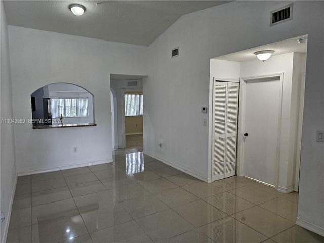 2911 SE 13th Ave 203-49, Homestead, FL 33035