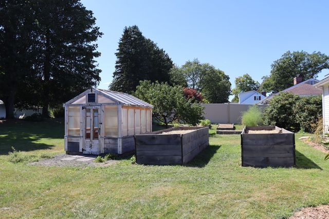 95 Huntington Rd., Hadley, MA 01035