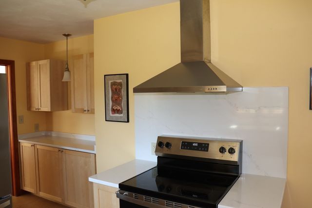 95 Huntington Rd., Hadley, MA 01035