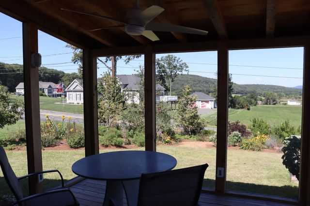 95 Huntington Rd., Hadley, MA 01035