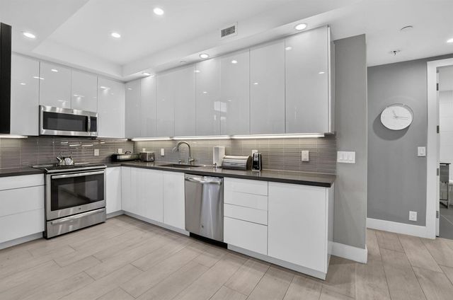 7847 Lakeside Boulevard 1015, Boca Raton, FL 33434