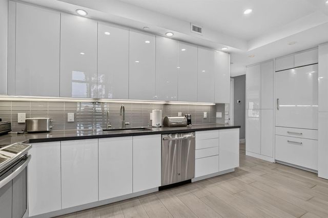 7847 Lakeside Boulevard 1015, Boca Raton, FL 33434