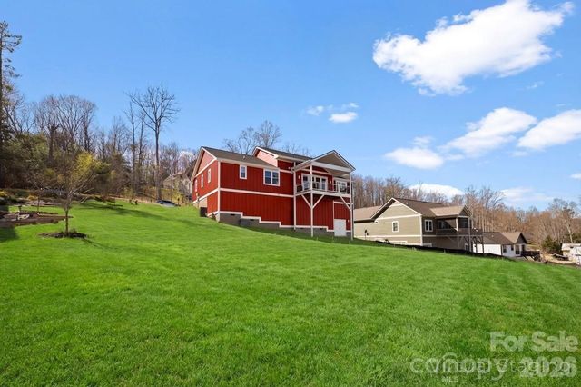 68 Carrie Drive, Hendersonville, NC 28792