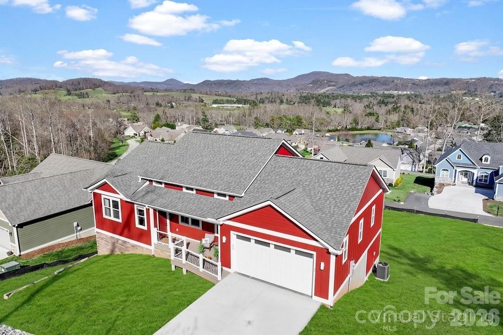 68 Carrie Drive, Hendersonville, NC 28792