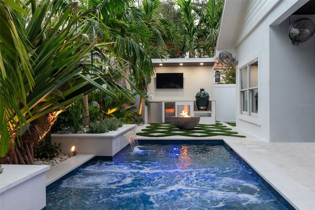 3203 W SAN JUAN STREET, Tampa, FL 33629