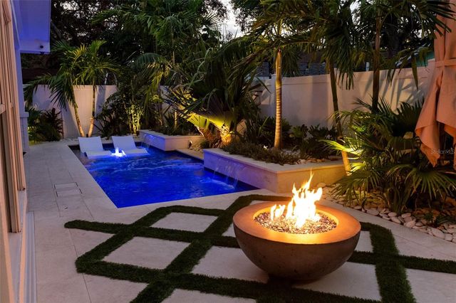 3203 W SAN JUAN STREET, Tampa, FL 33629