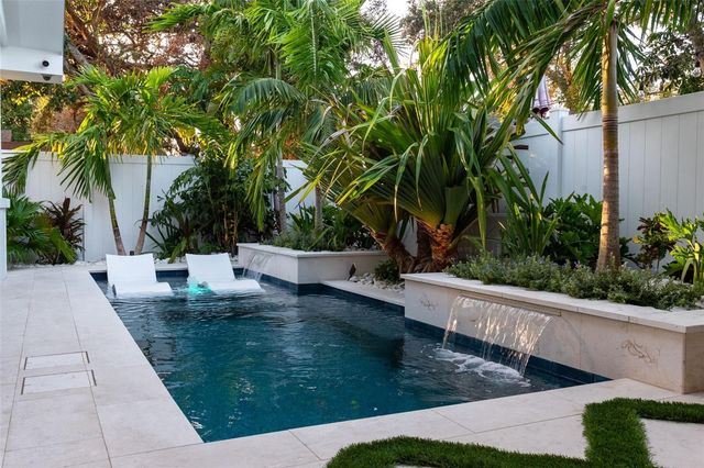 3203 W SAN JUAN STREET, Tampa, FL 33629