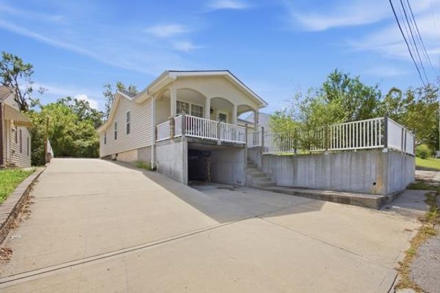 3129 Longwood Avenue, Kansas City, KS 66104