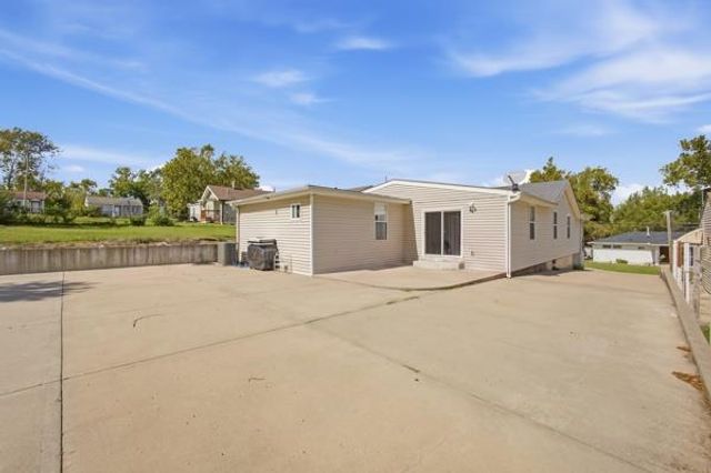 3129 Longwood Avenue, Kansas City, KS 66104