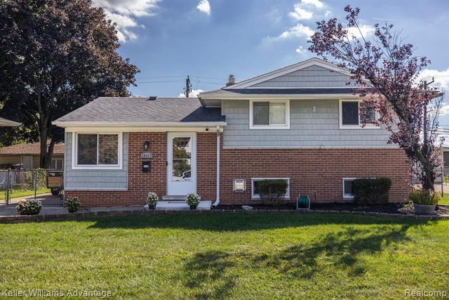 28417 Cambridge Street, Garden City, MI 48135