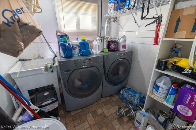 28417 Cambridge Street, Garden City, MI 48135