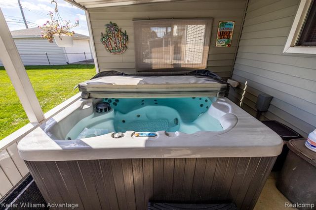 28417 Cambridge Street, Garden City, MI 48135