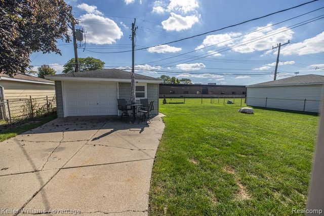 28417 Cambridge Street, Garden City, MI 48135