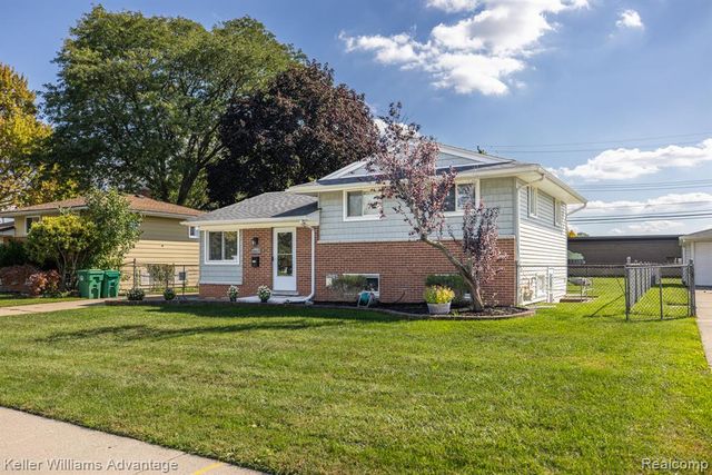 28417 Cambridge Street, Garden City, MI 48135