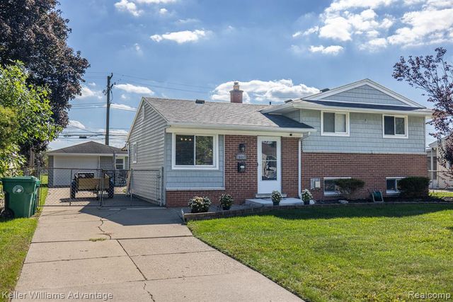 28417 Cambridge Street, Garden City, MI 48135