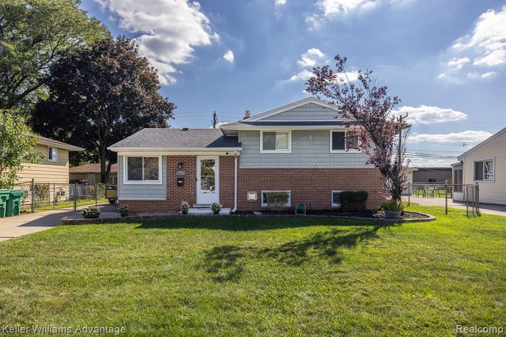 28417 Cambridge Street, Garden City, MI 48135