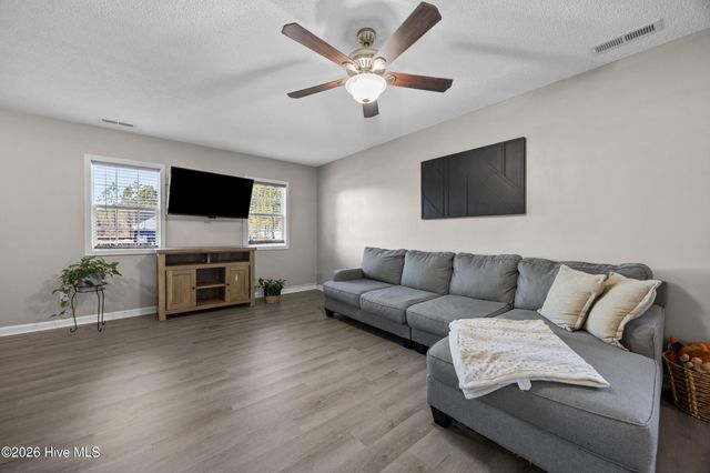 162 King Road, Jacksonville, NC 28540