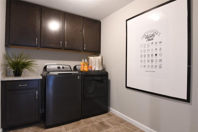 168 FLAG LILLY LANE, Umatilla, FL 32784