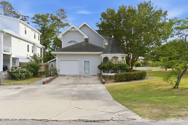 701 Fifth Street S, Carolina Beach, NC 28428