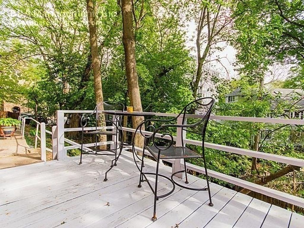 94A Marion Street 4, Brookline, MA 02446