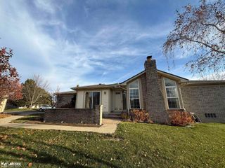 50299 Highpoint Ct Circle, Macomb Twp, MI 48044