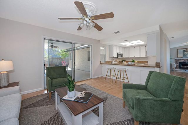 632 Oakborough Ave, Roseville, CA 95747