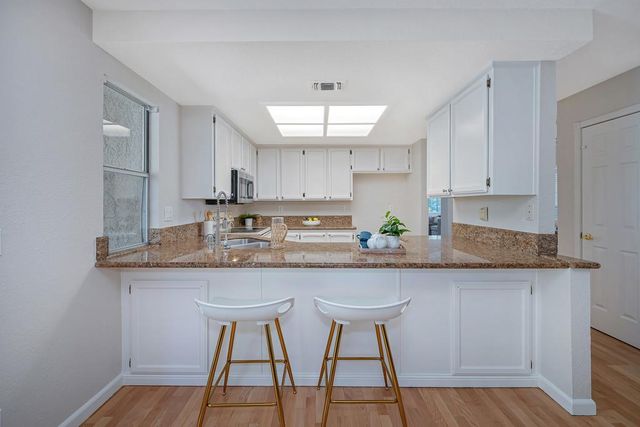 632 Oakborough Ave, Roseville, CA 95747