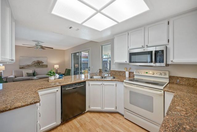 632 Oakborough Ave, Roseville, CA 95747