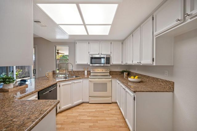 632 Oakborough Ave, Roseville, CA 95747