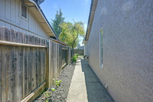 632 Oakborough Ave, Roseville, CA 95747