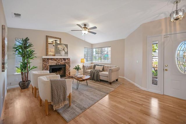 632 Oakborough Ave, Roseville, CA 95747