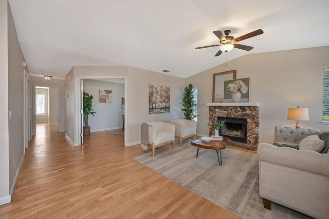 632 Oakborough Ave, Roseville, CA 95747