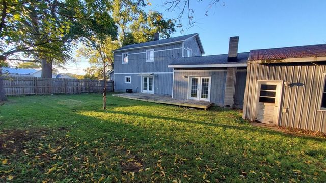 913 N Monroe Street, Lowell, MI 49331