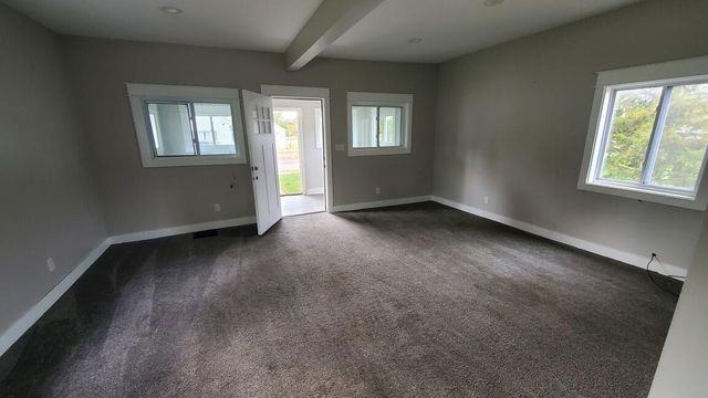 913 N Monroe Street, Lowell, MI 49331