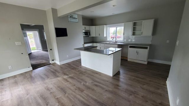 913 N Monroe Street, Lowell, MI 49331