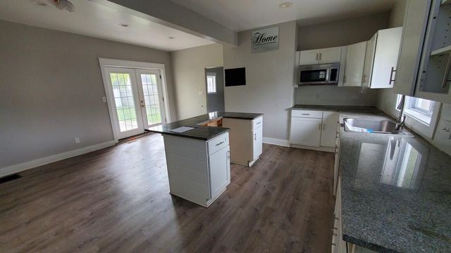 913 N Monroe Street, Lowell, MI 49331