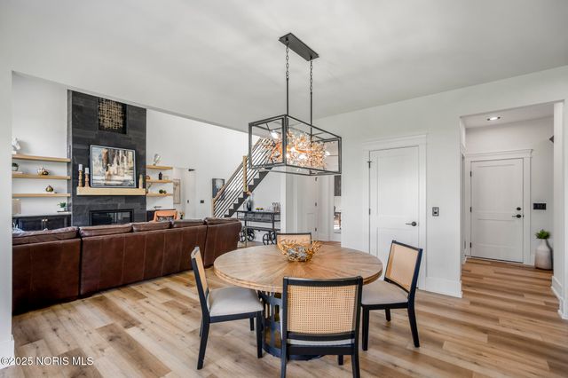 9304 Bowman Farms Lane, Sylvania, OH 43560