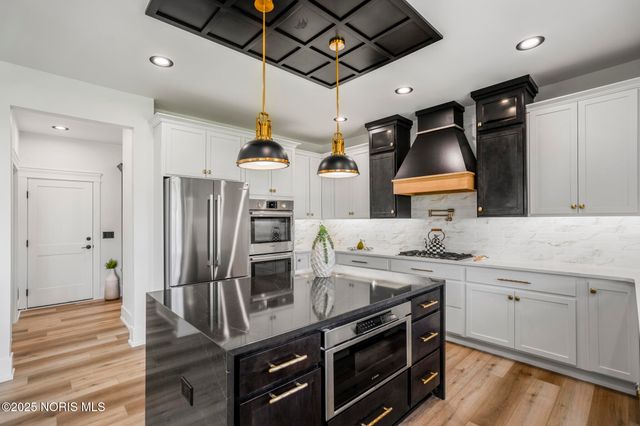 9304 Bowman Farms Lane, Sylvania, OH 43560