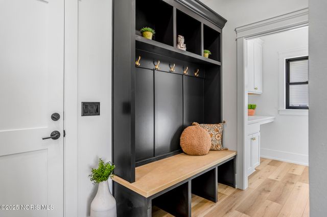 9304 Bowman Farms Lane, Sylvania, OH 43560