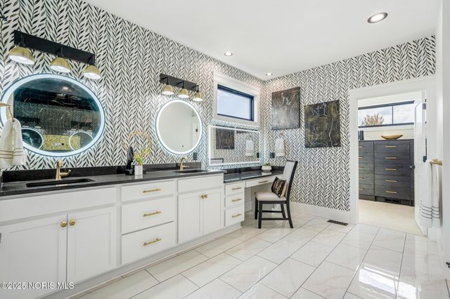 9304 Bowman Farms Lane, Sylvania, OH 43560