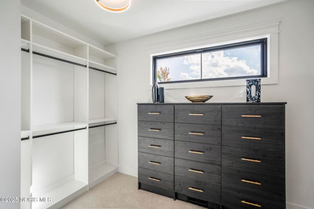 9304 Bowman Farms Lane, Sylvania, OH 43560