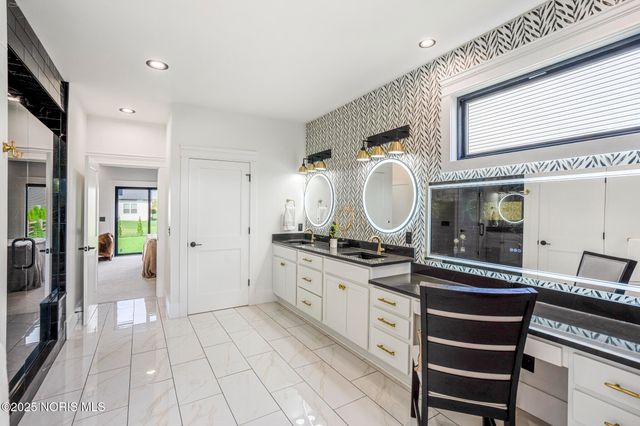 9304 Bowman Farms Lane, Sylvania, OH 43560