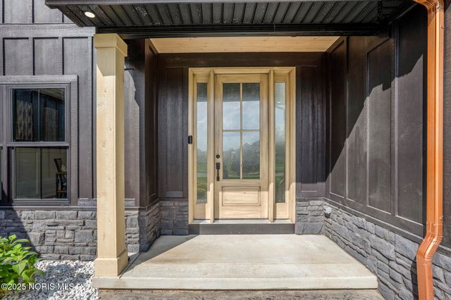 9304 Bowman Farms Lane, Sylvania, OH 43560