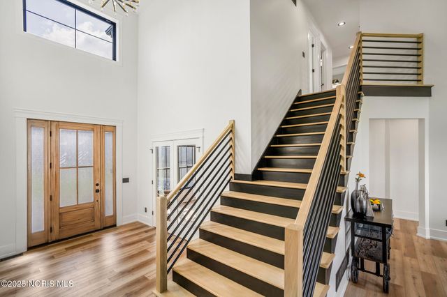 9304 Bowman Farms Lane, Sylvania, OH 43560