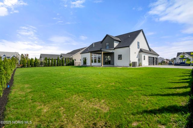 9304 Bowman Farms Lane, Sylvania, OH 43560