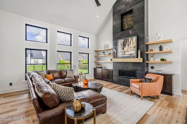 9304 Bowman Farms Lane, Sylvania, OH 43560