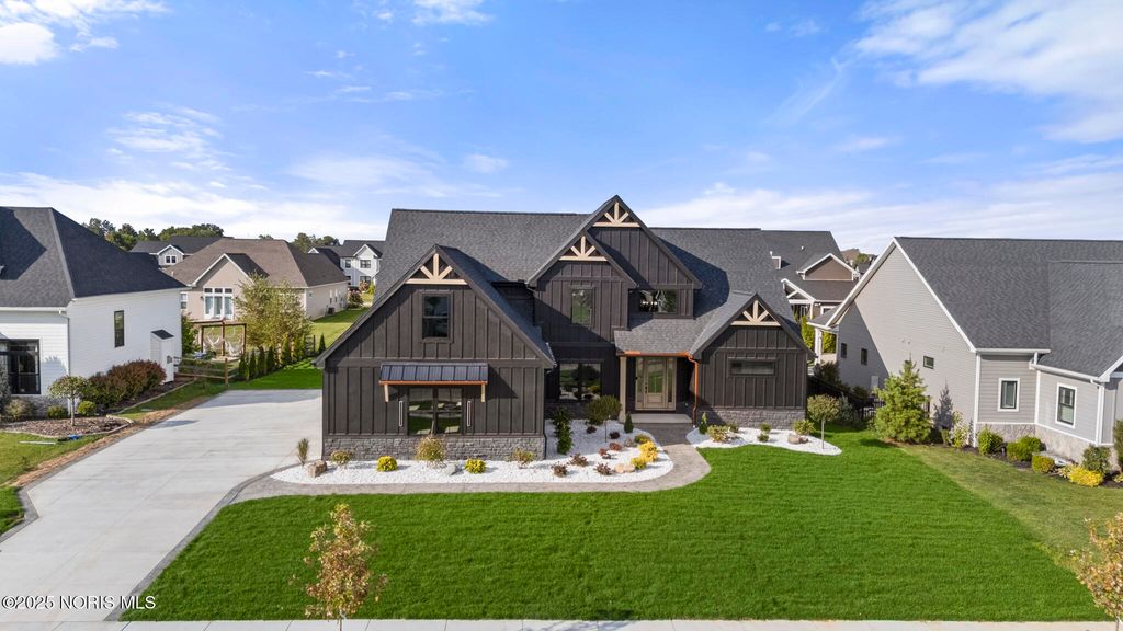 9304 Bowman Farms Lane, Sylvania, OH 43560